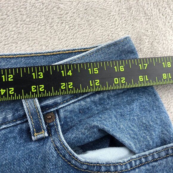 Levis Women's 550 Jeans Size 16 Relaxed Fit Vintage from Aug 2022 - Picture 4 of 13